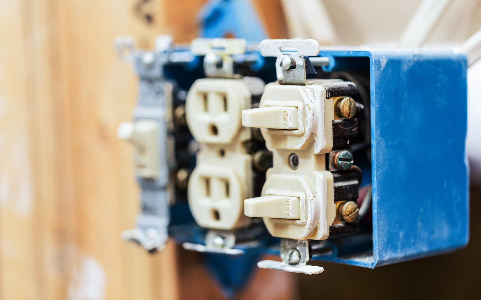 Outlet & Switch Repair 3